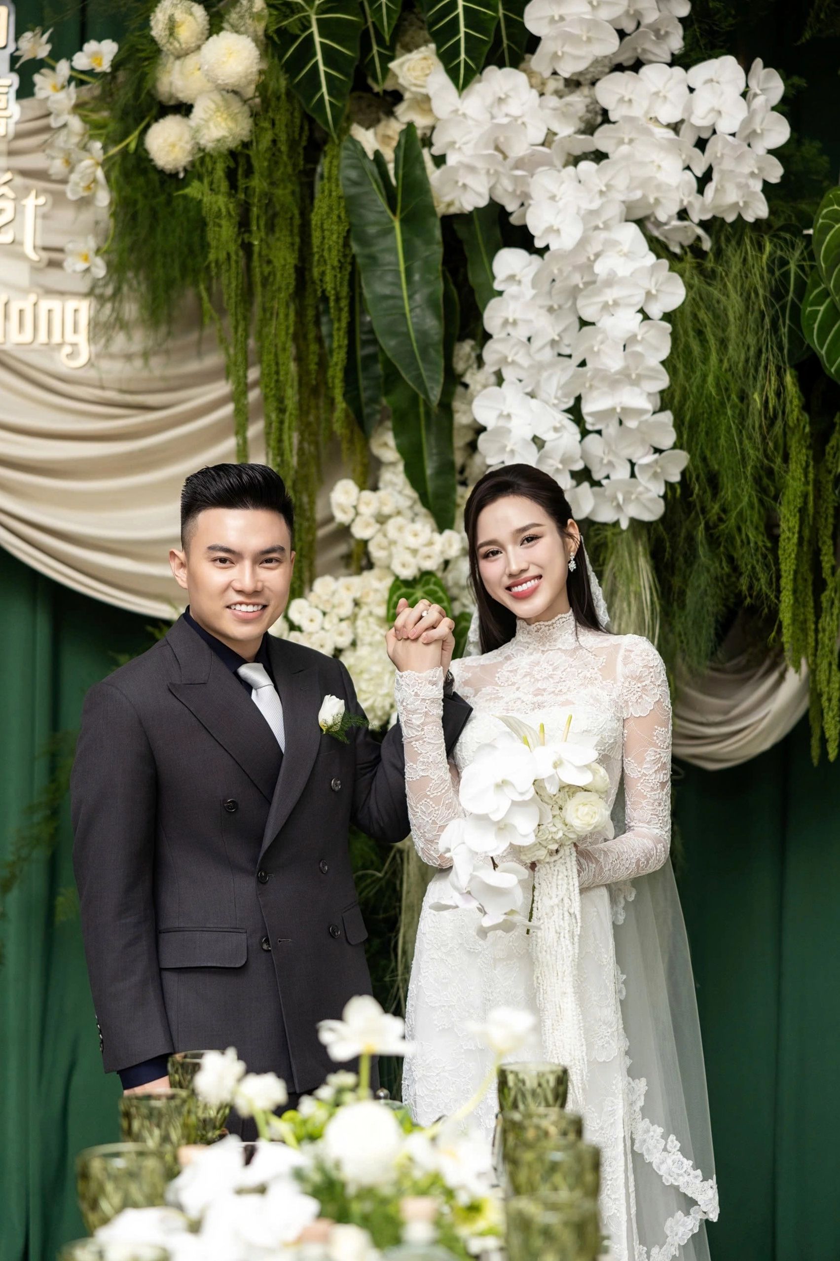 Hoa hậu đỗ thị hà tỏa sáng rạng ngời