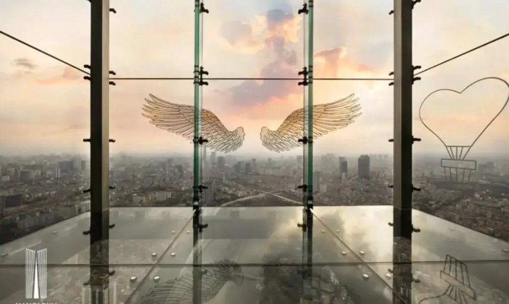 Hoàng hôn tuyệt đẹp nhuộm vàng Lotte Center