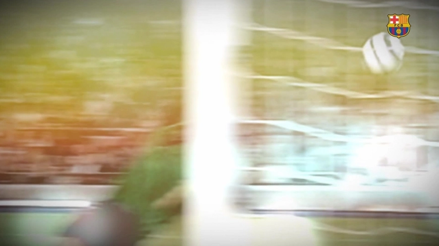 Khoảnh khắc ăn mừng cuồng nhiệt của Samuel Etoo