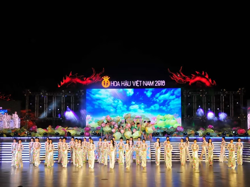 Khoảnh khắc đặng thị ngọc hân đăng quang Hoa hậu Việt Nam năm 2010