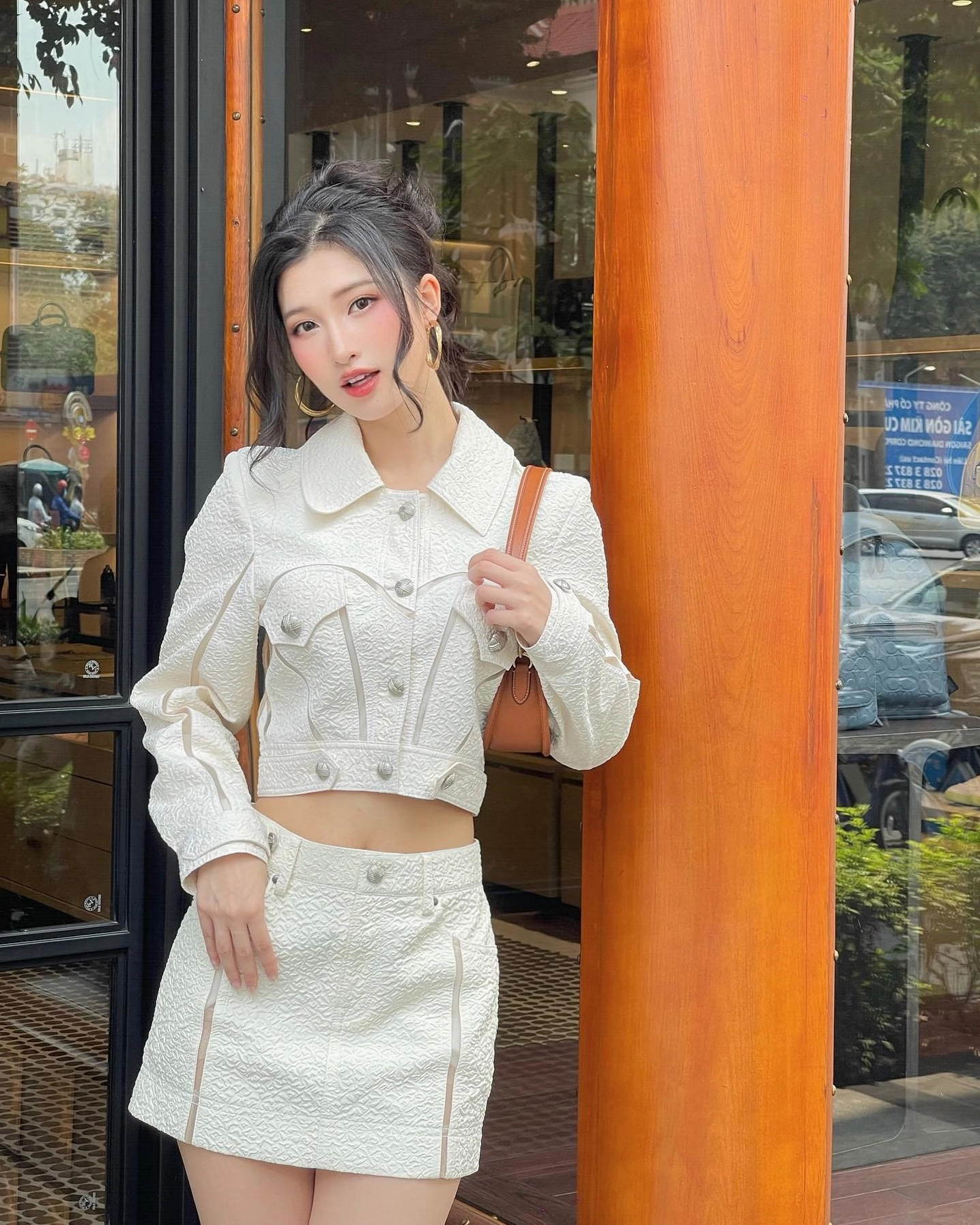 Khoảnh khắc đời thường tinh nghịch của Á hậu Phương Nhi