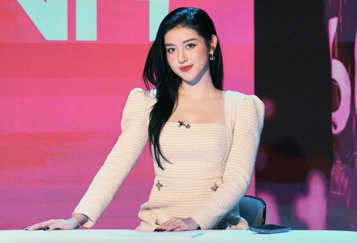 Khoảnh khắc nghẹn ngào của Á hậu Huyền My khi nhớ về quãng thời gian làm BTV