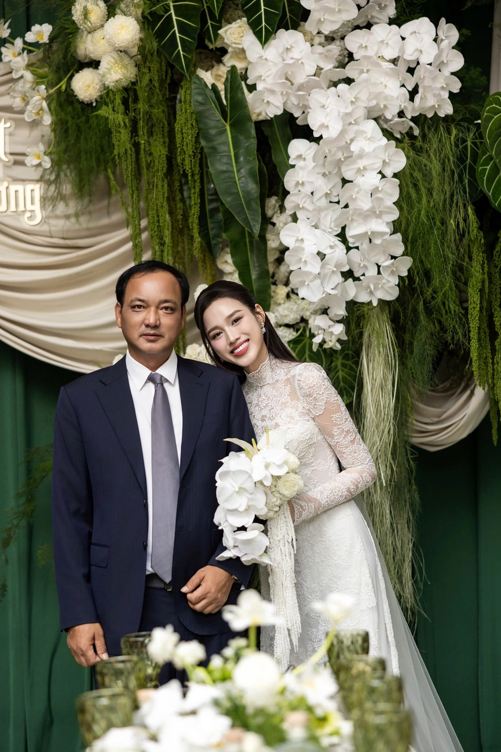 Khoảnh khắc tình tứ của cặp đôi đình đám