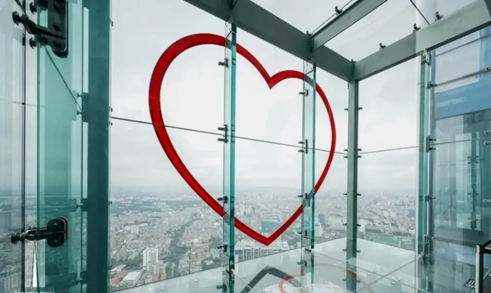 Không gian check-in huyền bí tại Lotte Observation Deck