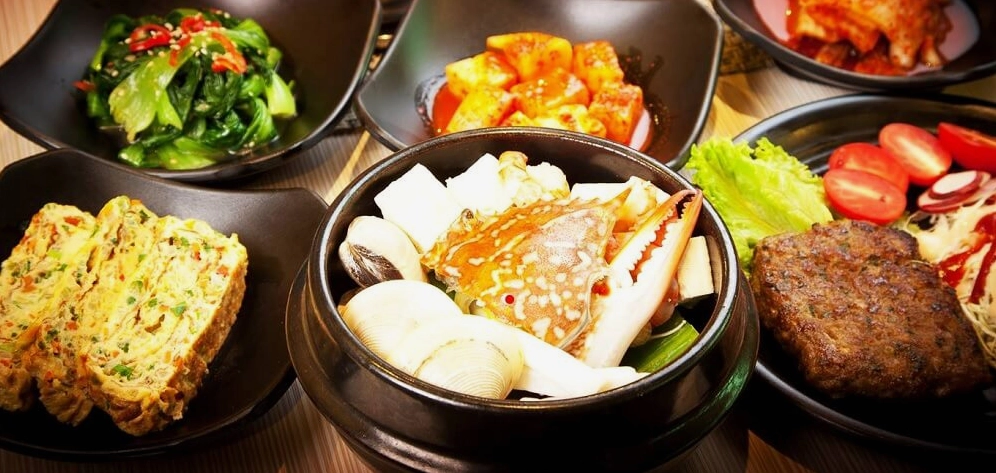 Không gian mang đậm nét kiến trúc truyền thống Hàn Quốc tại nhà hàng Cố Cung