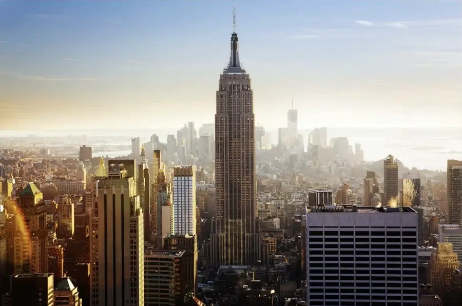 Khung cảnh rực rỡ của Empire State Building đón ánh nắng ban mai