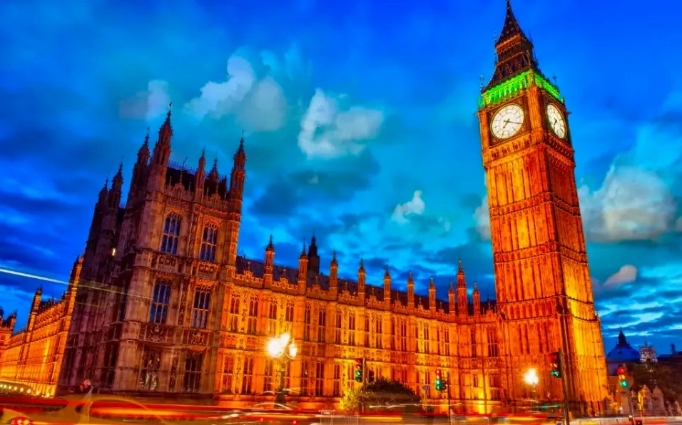 Kiến trúc chạm trổ tinh vi trên từng phiến đá