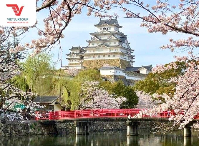 Kiến trúc cổ kính tinh xảo của Lâu đài Himeji lừng danh xứ sở mặt trời mọc