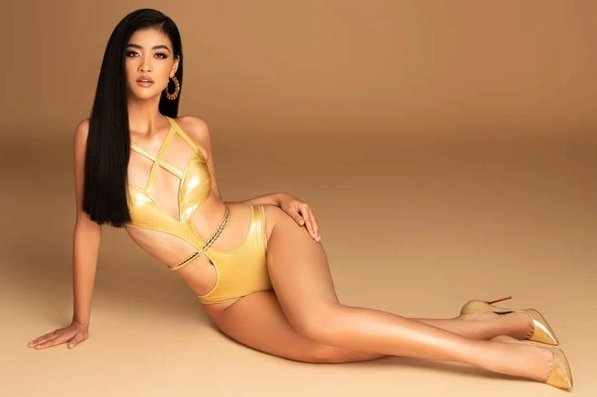 Kiều Loan diện bikini bốc lửa khoe vóc dáng săn chắc không mỡ thừa