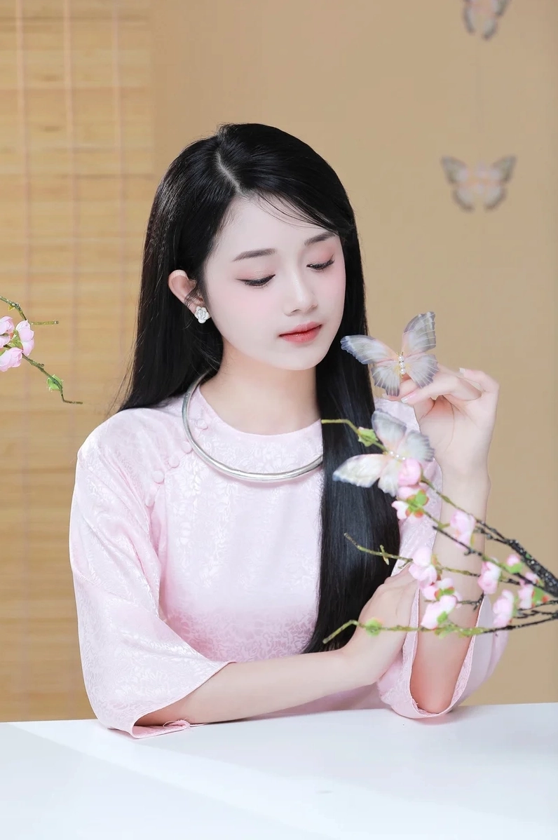 Làm mới màn hình với hình nền cô gái da trắng xinh đẹp