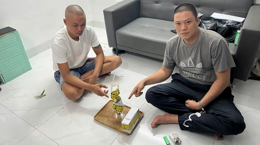 Lực lượng chức năng triệt phá ổ ma túy giữa lòng thủ đô Hà Nội