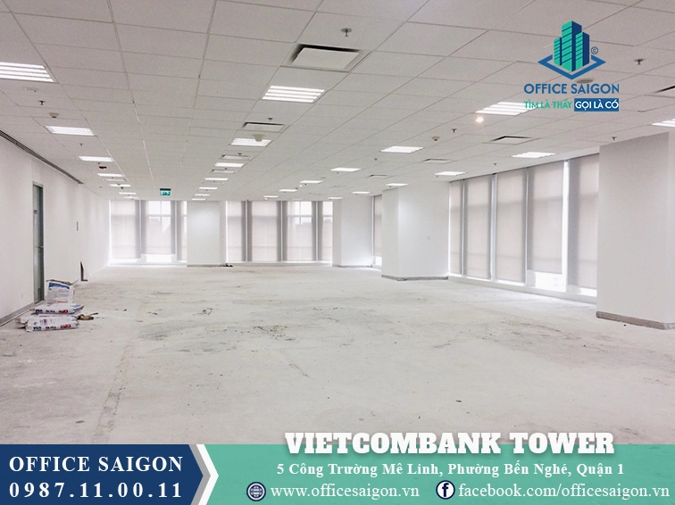 Mặt bằng trống của tòa nhà Vietcombank Tower nhìn từ cửa sổ
