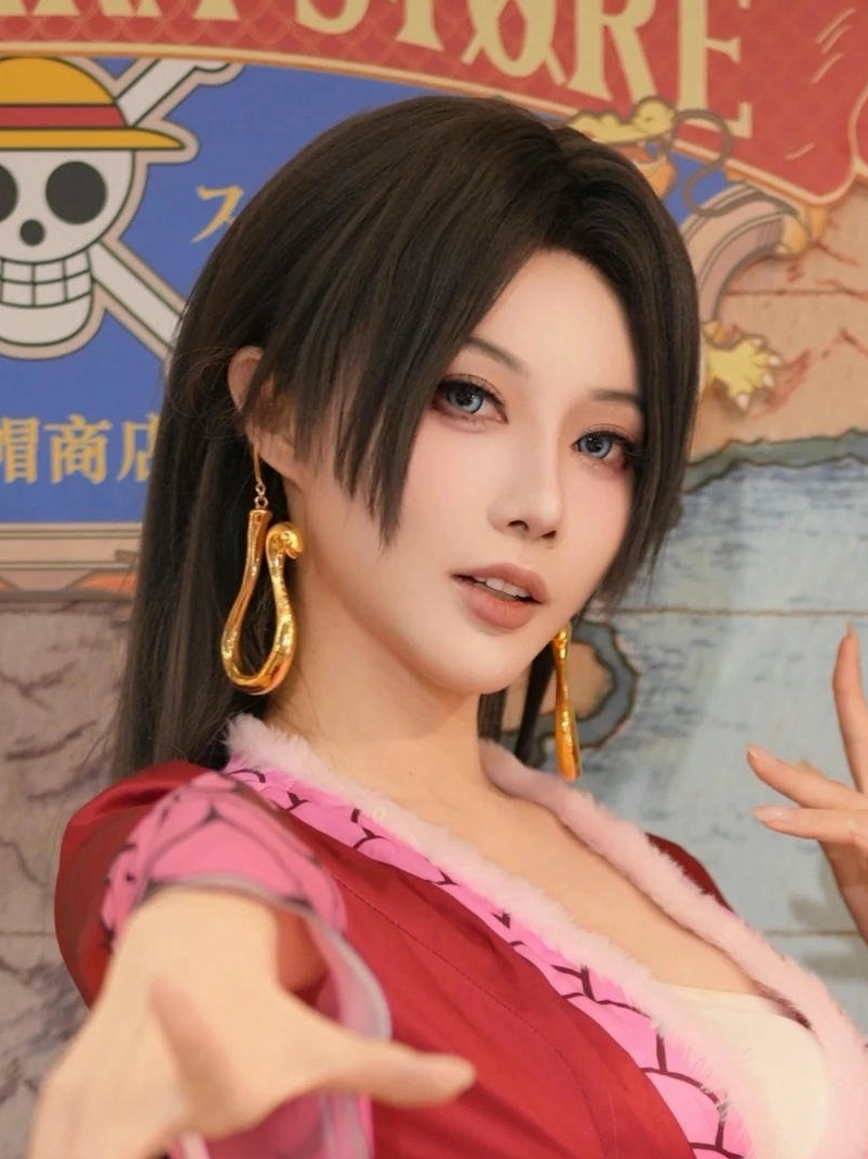 Một góc máy bắt trọn vẻ nổi bật của nhân vật