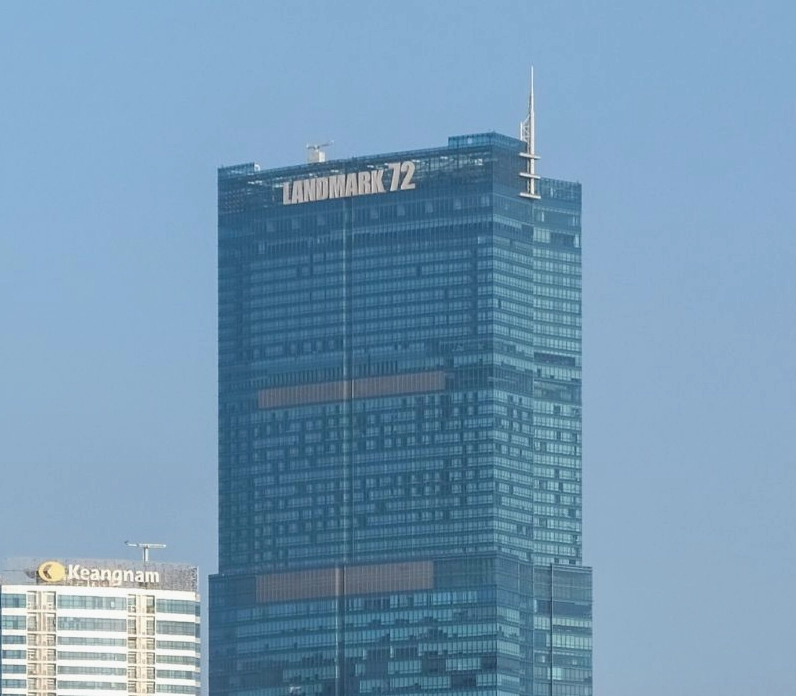 Một góc nhìn khác về sự đồ sộ của tòa nhà cao nhất nhì Việt Nam