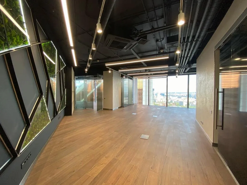 Một góc văn phòng tầng 42 với nội thất tinh tế