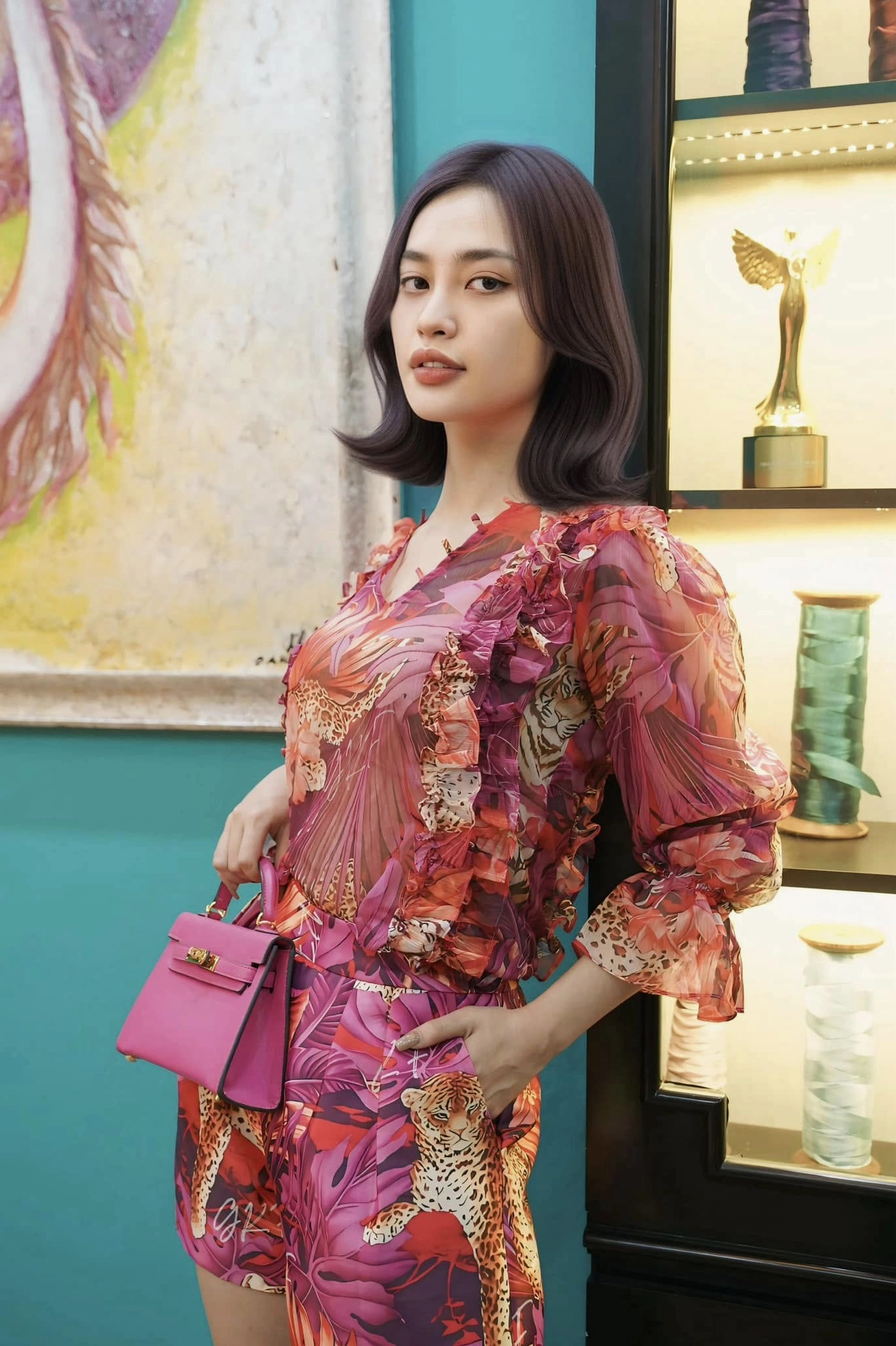 Một khoảnh khắc đáng yêu khác của Hoa hậu Nông Thúy Hằng