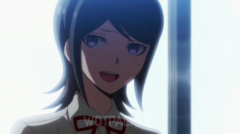 Mukuro Ikusaba với phong thái chiến binh lạnh lùng