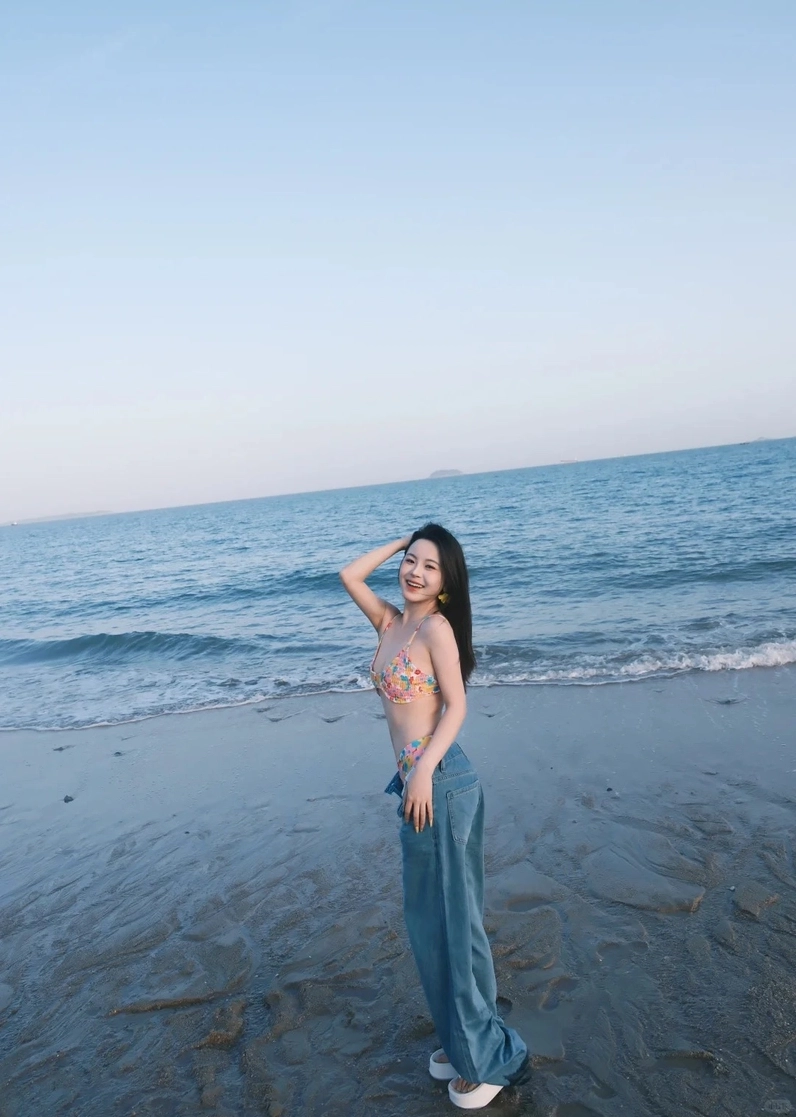 Mỹ nhân Trung Quốc khoe hình thể cực chuẩn trong trang phục áo tắm gợi cảm