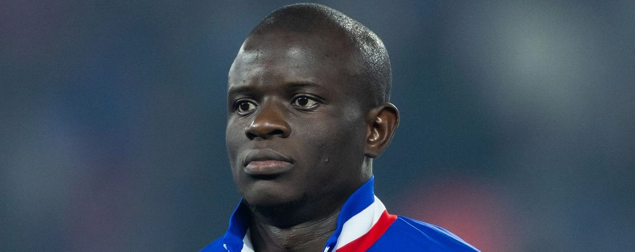 N Golo Kante tranh chap bong quyet liet