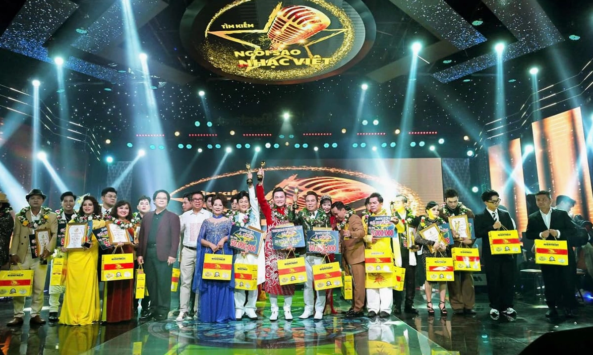 Nam ca sĩ Quang Toàn xúc động khi đạt giải Á quân Ngôi Sao Nhạc Việt 2025 nhờ giọng hát nội lực