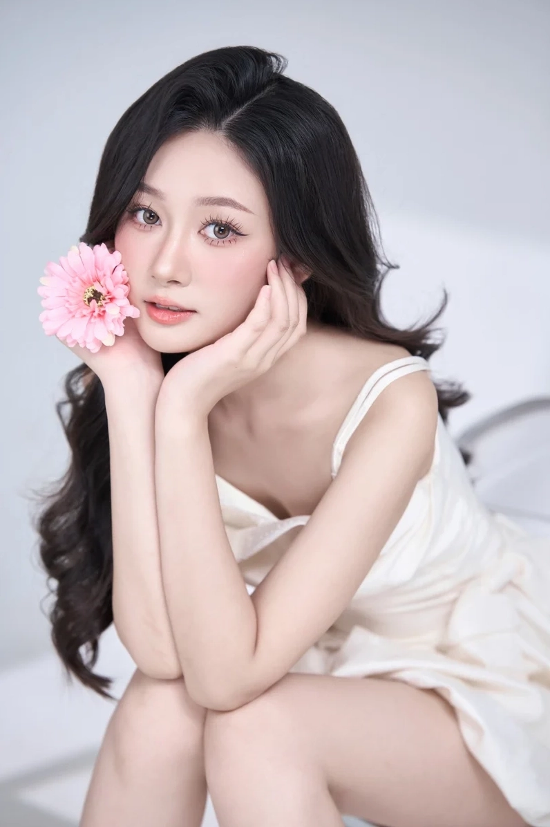 Nét đẹp tinh khôi của con gái Việt Nam da trắng