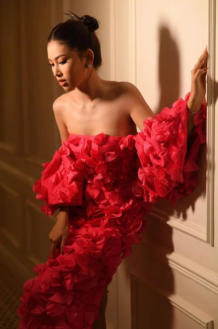 Ngọc Thảo khoe vẻ đẹp hiện đại và sành điệu qua góc máy cận cảnh