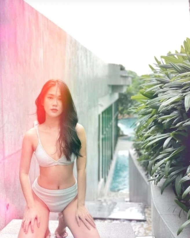 Ngọc Thảo rạng rỡ và tràn đầy năng lượng trong một buổi chụp hình