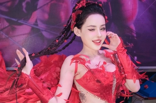 Nhan sắc rạng rỡ tươi tắn trong khung hình mới