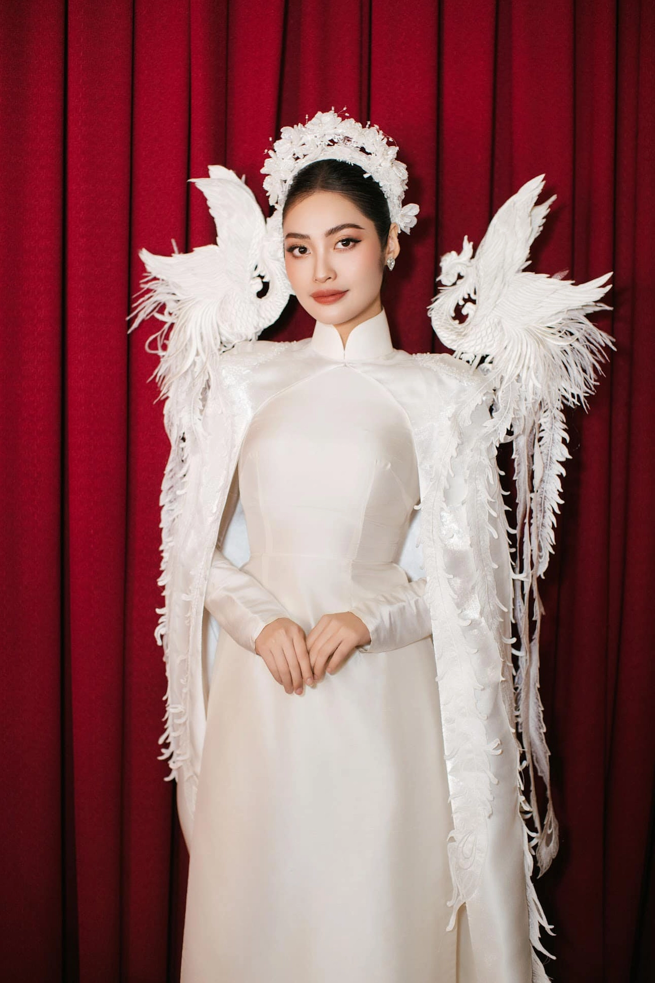 Nông Thúy Hằng tươi tắn trong trang phục dạo phố