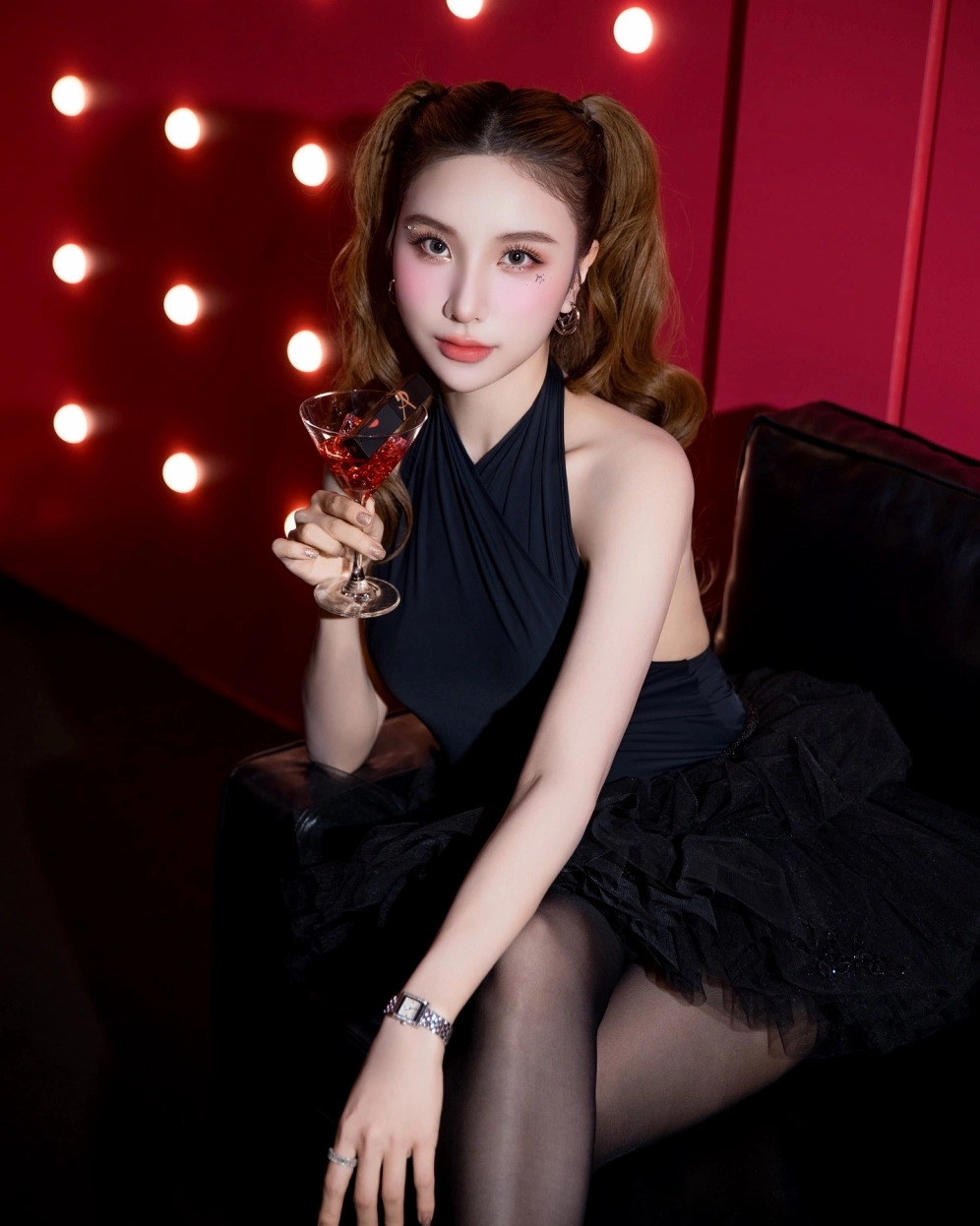 Nụ cười rạng rỡ như ánh mai