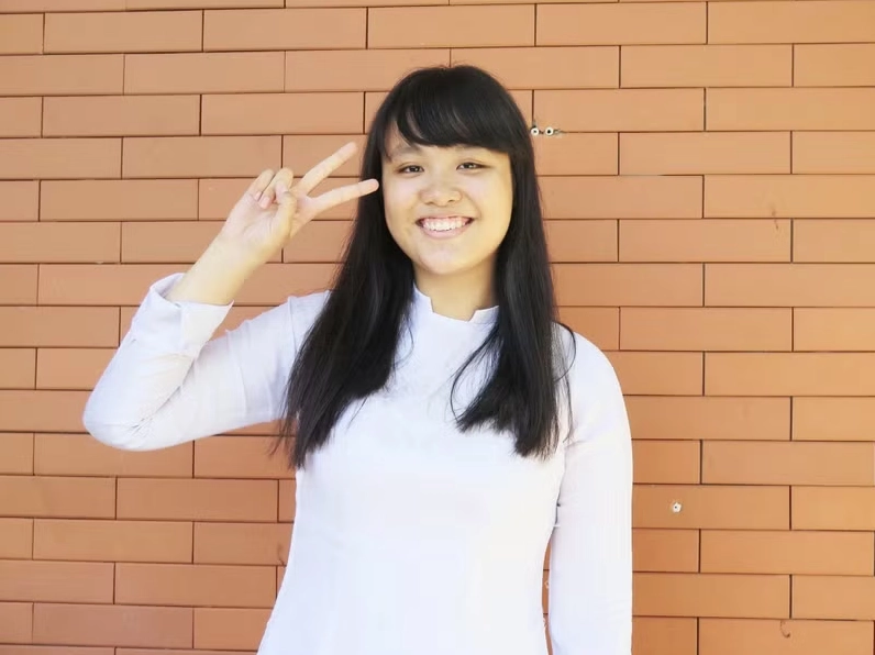 Nụ cười tỏa nắng của người đẹp Thủy Tiên tại sự kiện