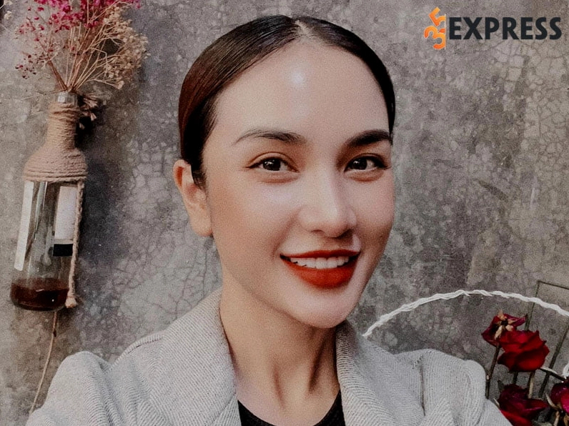 Nụ cười tỏa nắng đốn tim bao người hâm mộ của nữ DJ