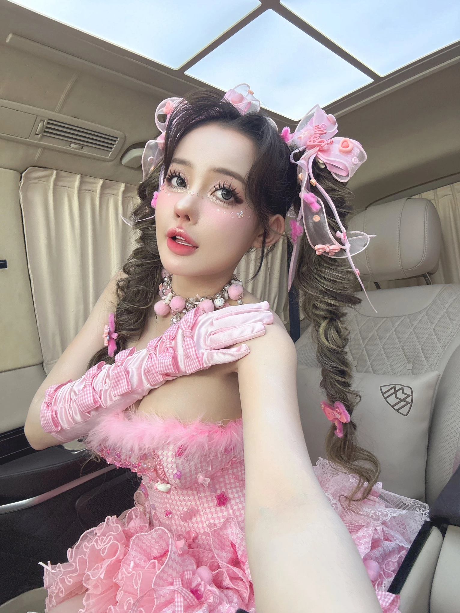 Nụ cười tỏa nắng xua tan mọi mệt mỏi