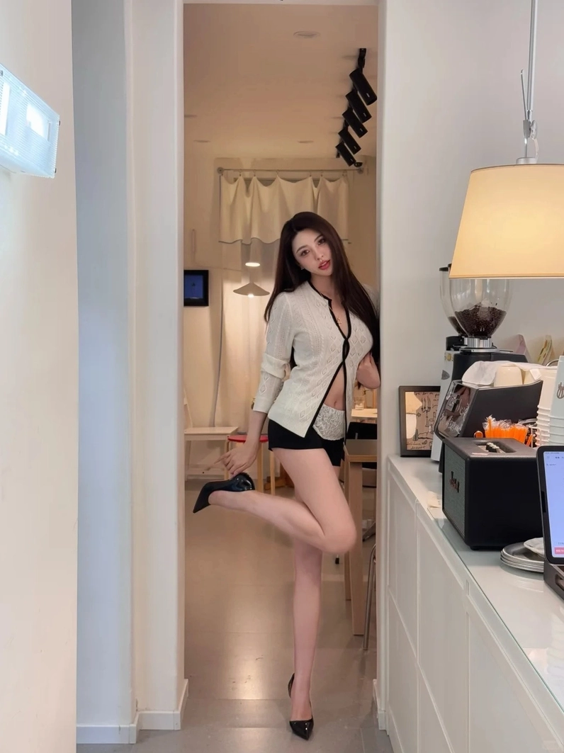 Nụ cười tươi sáng rực rỡ của cô nàng hot girl Trung Quốc