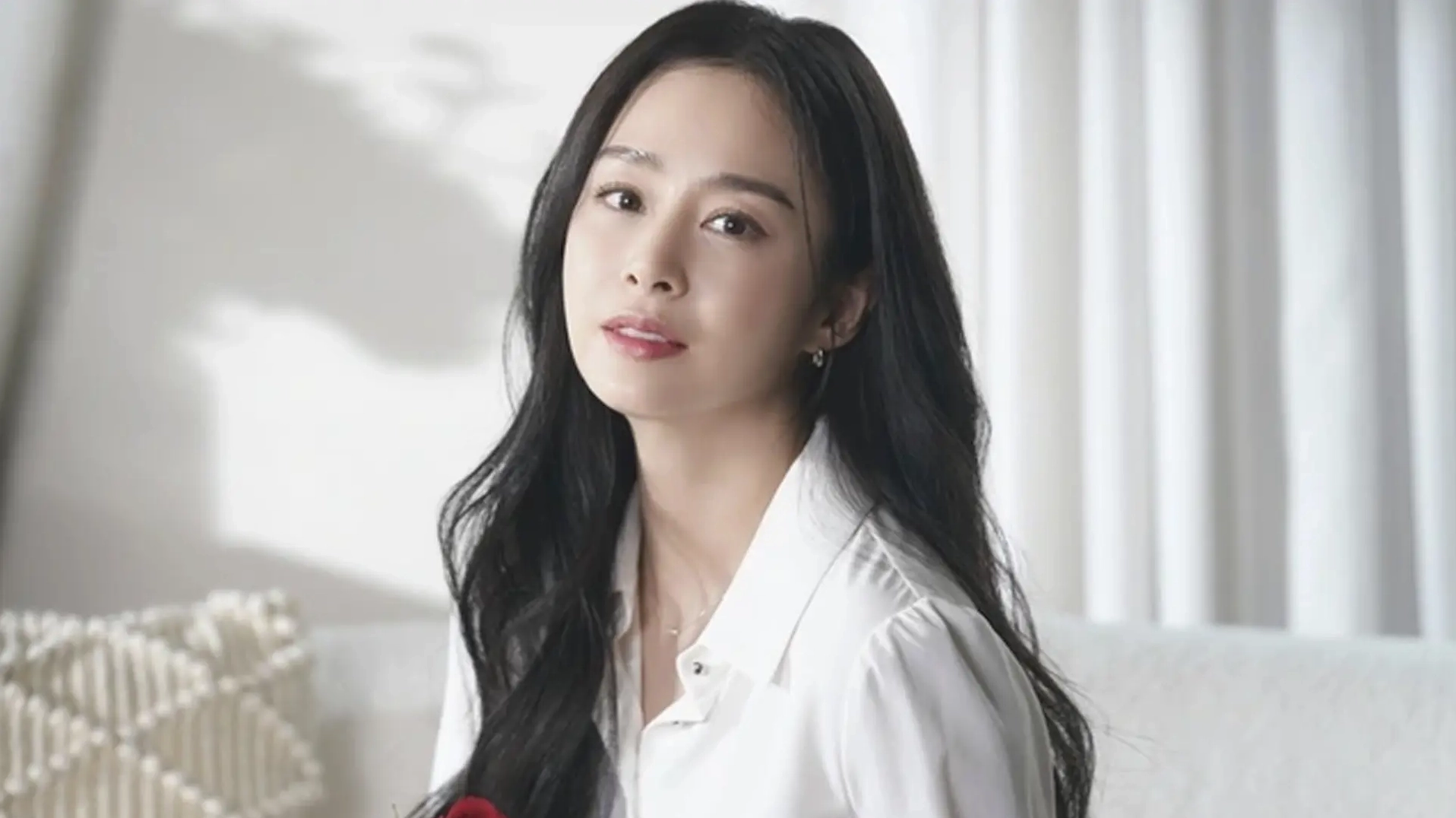 Nữ thần Kim Tae Hee xinh đẹp và thành công trong kinh doanh bất động sản