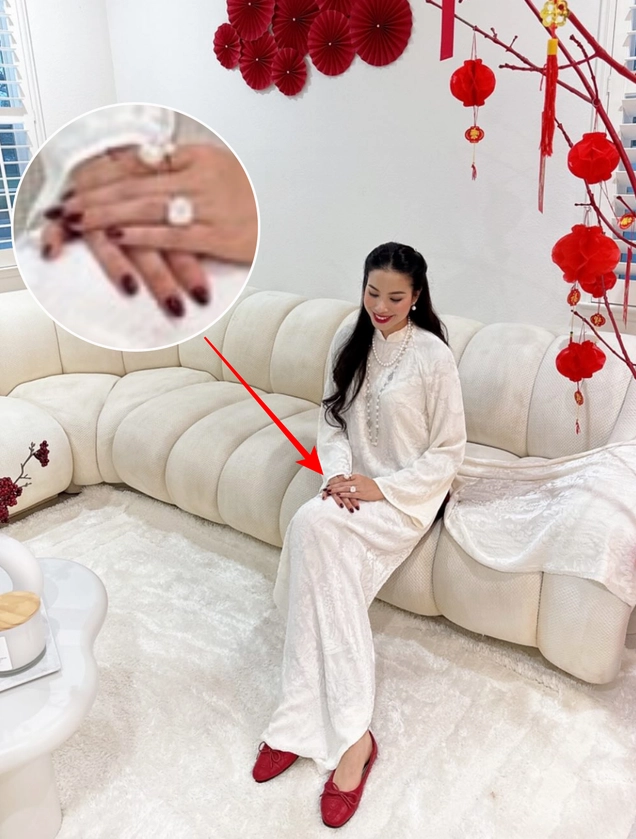 Phạm Hương rạng rỡ trong chuyến đi chơi