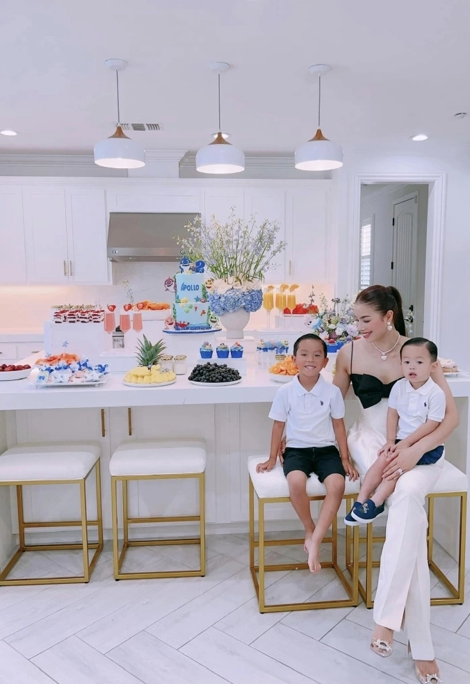 Phạm Hương tận hưởng cuộc sống bình yên tại Mỹ