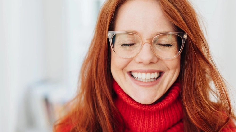 Phong cách cool ngầu lạnh lùng cá tính của thiếu nữ diện kính râm đen