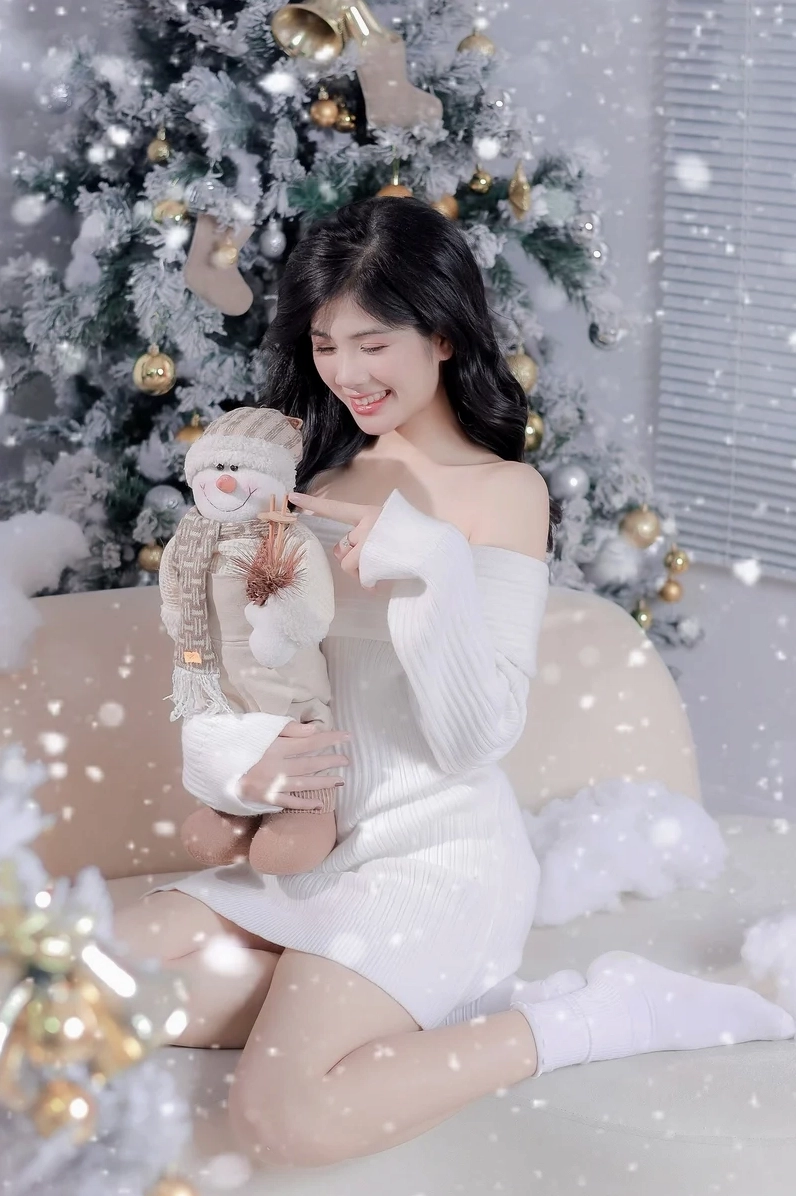 Phong cách học sinh đáng yêu của cô gái da trắng