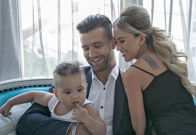 Phong cách thời trang sang trọng và thanh lịch của Myno