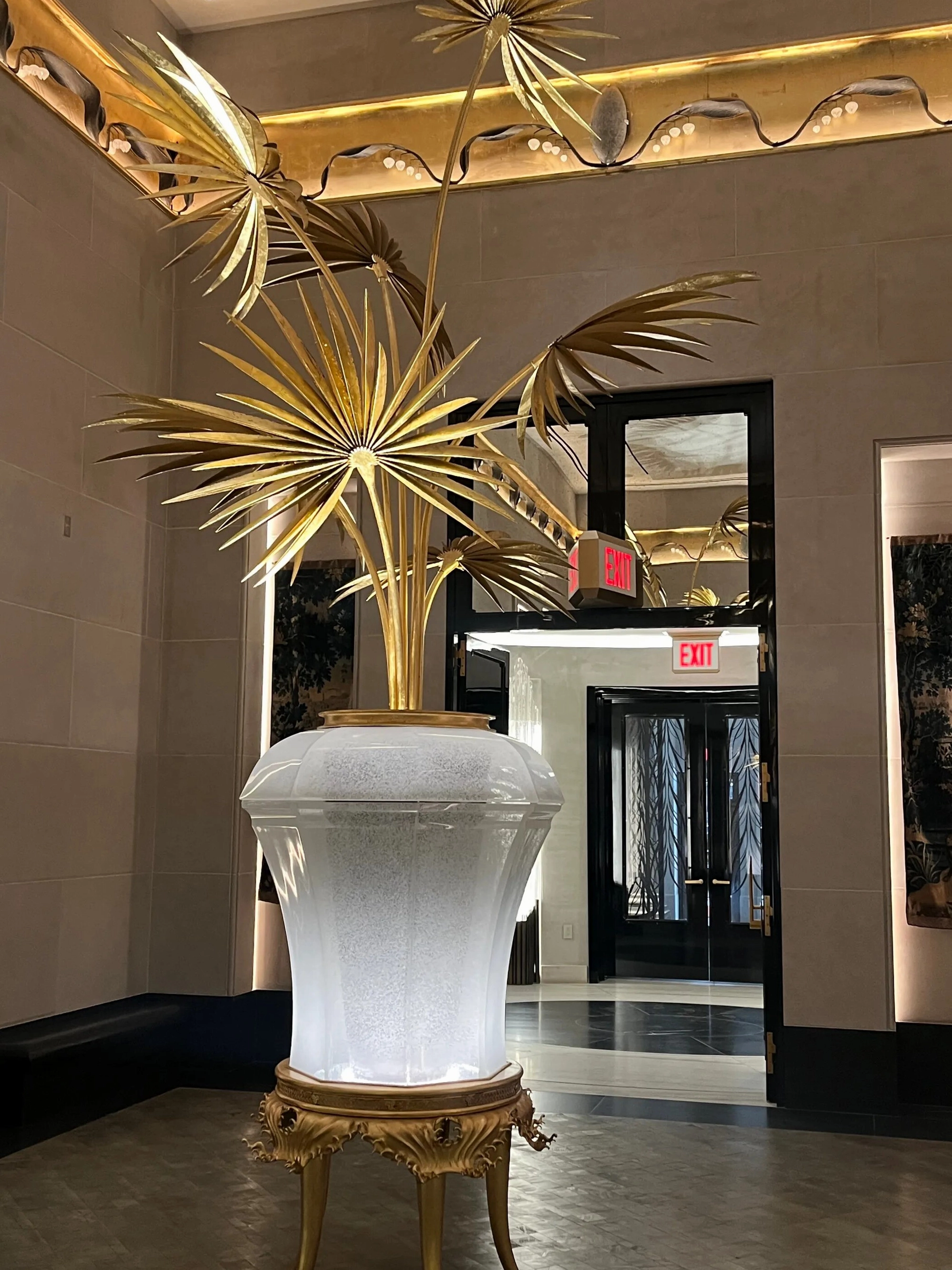 Phòng tắm với đá cẩm thạch nguyên khối