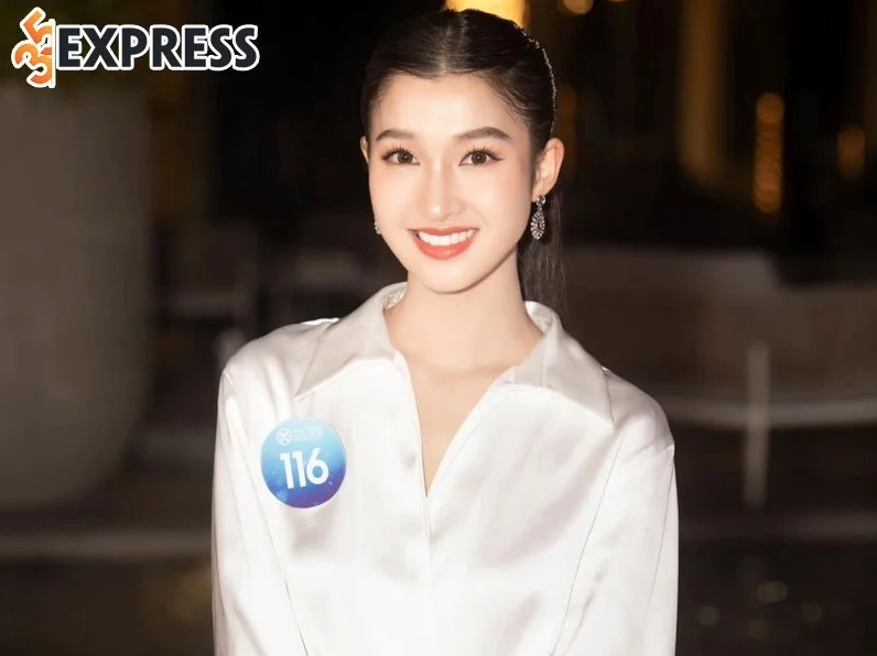 Phương Nhi khoe nhan sắc rạng rỡ cùng nụ cười duyên dáng