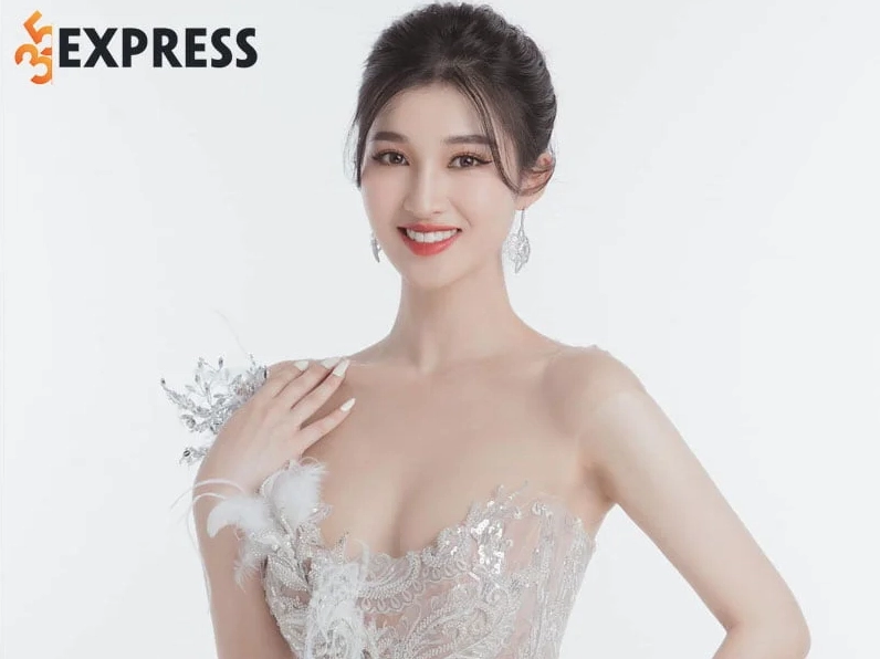 Phương Nhi khoe nhan sắc rạng rỡ tươi tắn