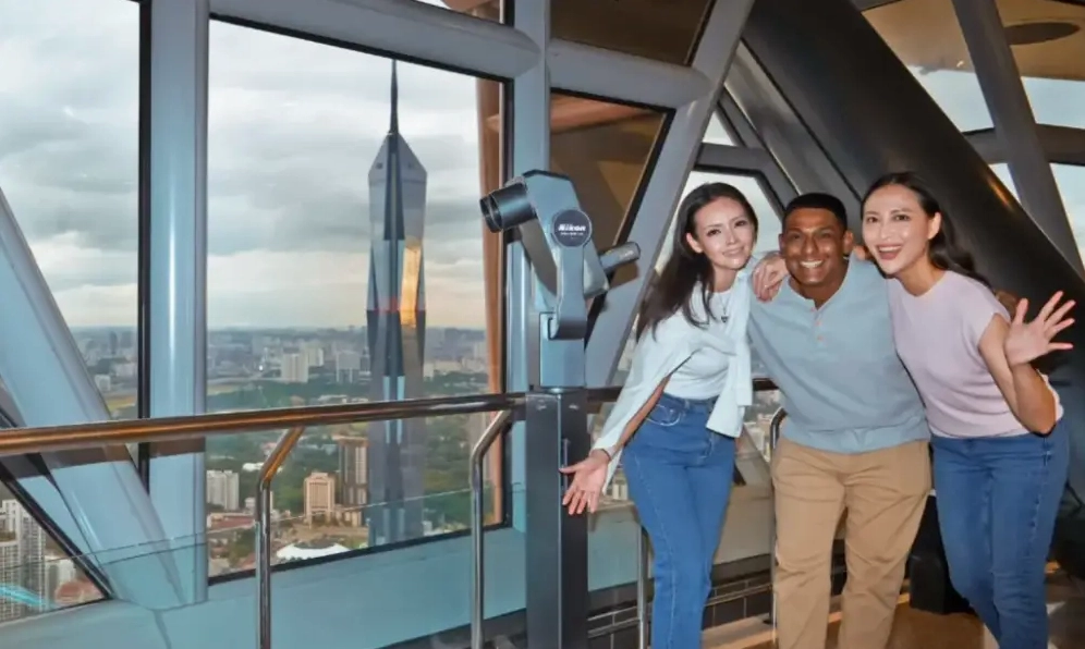 Quan sát thành phố từ trên cao