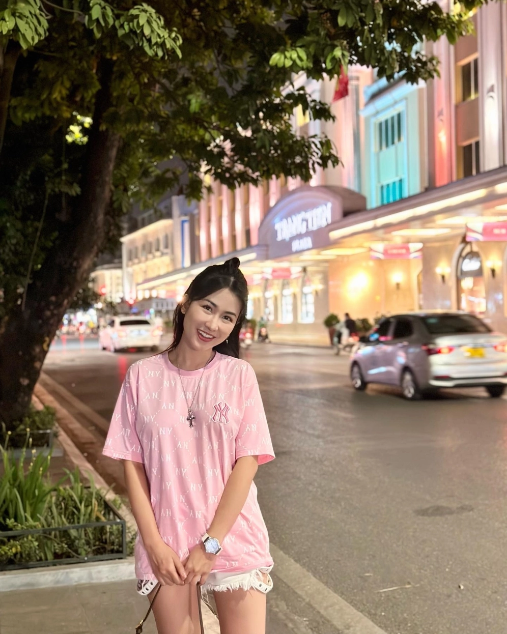 Sân khấu bùng nổ cùng set nhạc đỉnh cao của DJ Trang Moon năm 2023