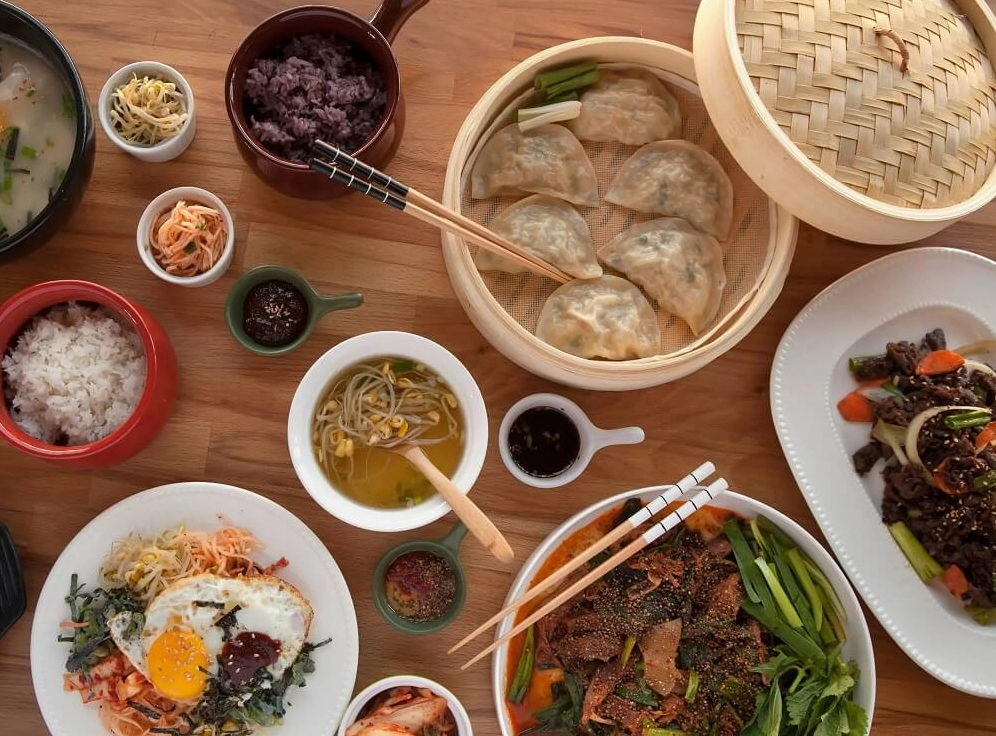 Sự giao thoa văn hóa tĩnh lặng tại Yeun Kyung Restaurant