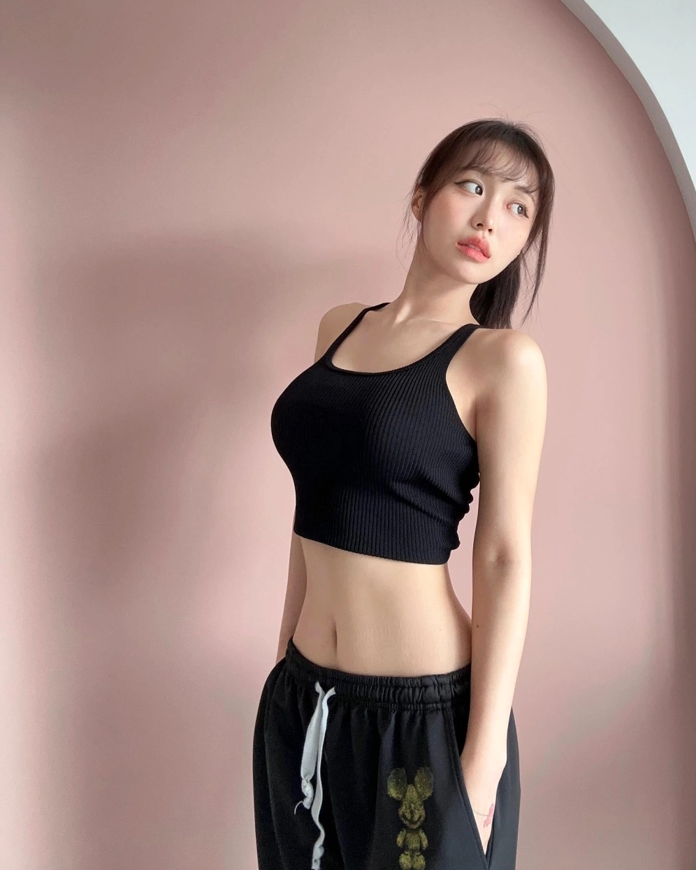 Sự kết hợp tuyệt vời giữa nhan sắc xinh đẹp và vóc dáng chuẩn mực