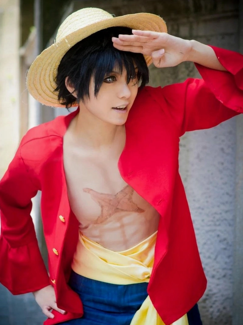 Sự tinh tế trong cách chọn trang phục và phụ kiện