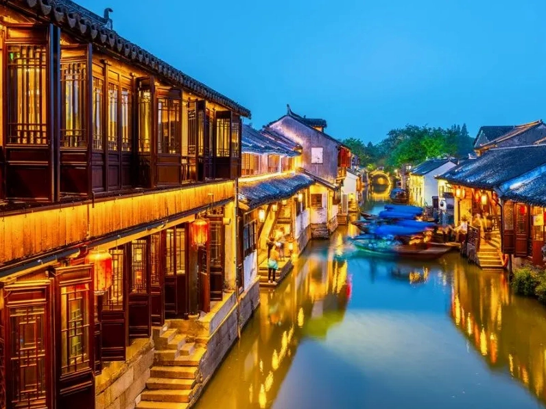 Tầm nhìn bao quát quang cảnh xung quanh tháp