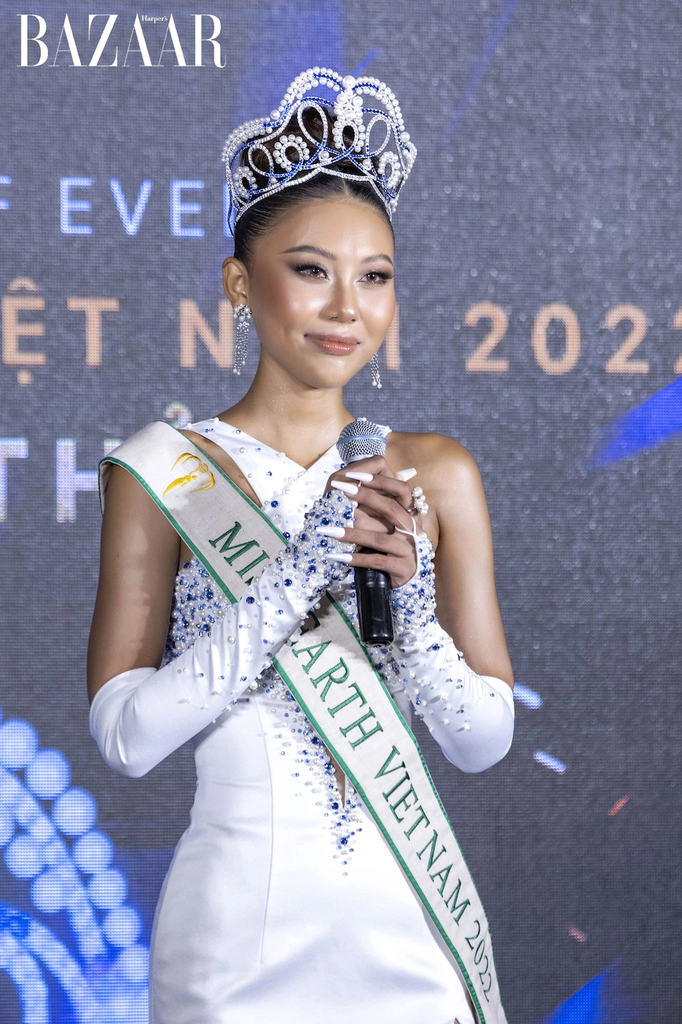 Thạch Thu Thảo rạng rỡ với nụ cười tươi tắn